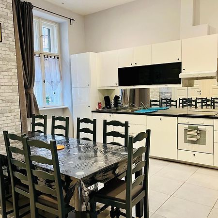 Rakoczi Apt Budapest Exteriör bild