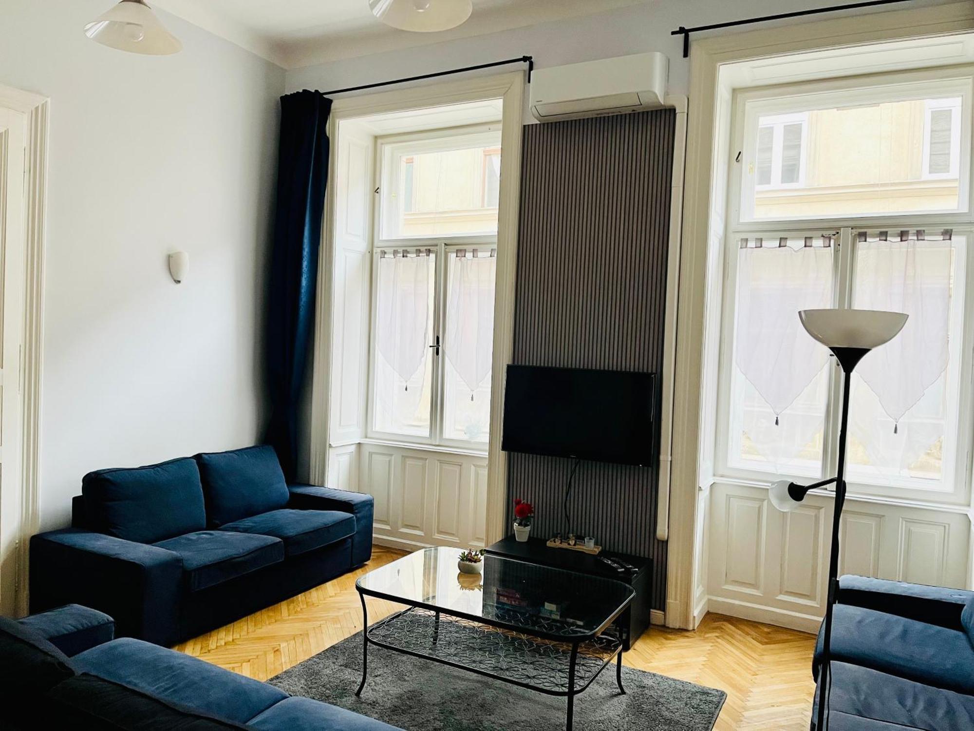 Rakoczi Apt Budapest Exteriör bild