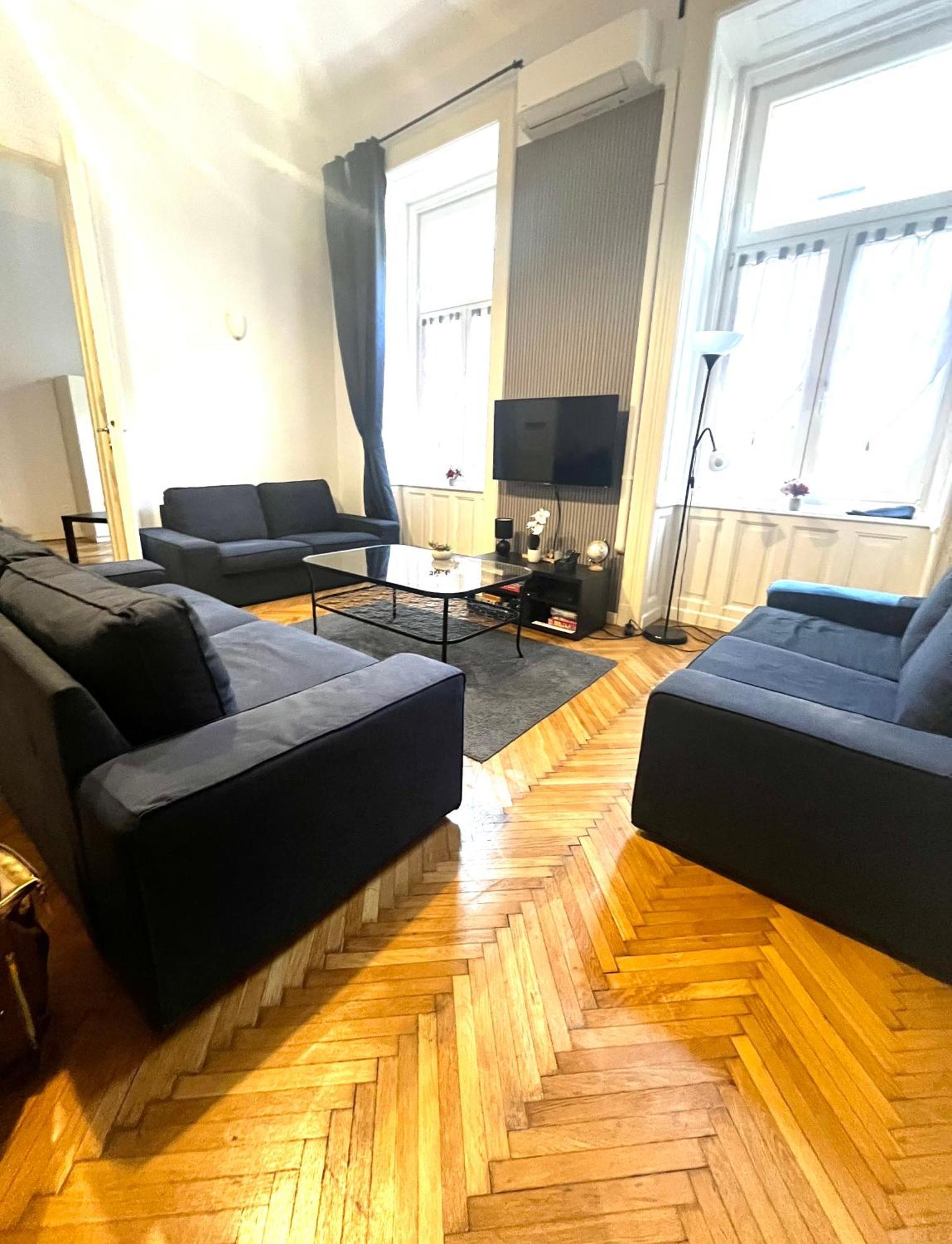 Rakoczi Apt Budapest Exteriör bild